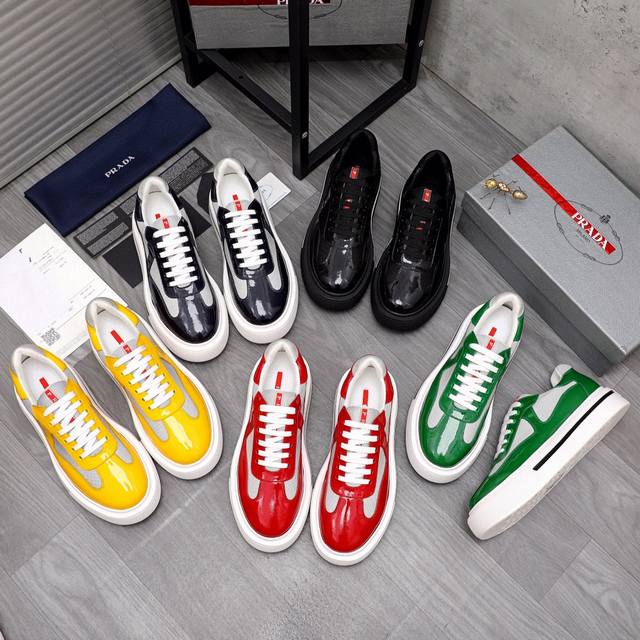 商品商标：Prada 普拉达 休闲鞋 正码码数: 38-44 商品材料：精选 头层漆面牛皮拼接鞋面 牛皮内里原版大底