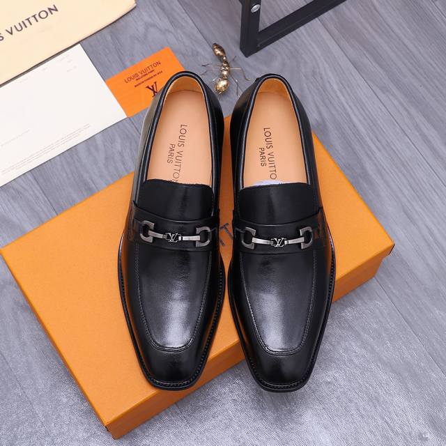 商品商标：Louis Vuitton 路易威登 商务正装皮鞋 正码码数: 38-44 45订做不退换 商品材料：精选 头层牛皮鞋面 牛皮内里 原版大底
