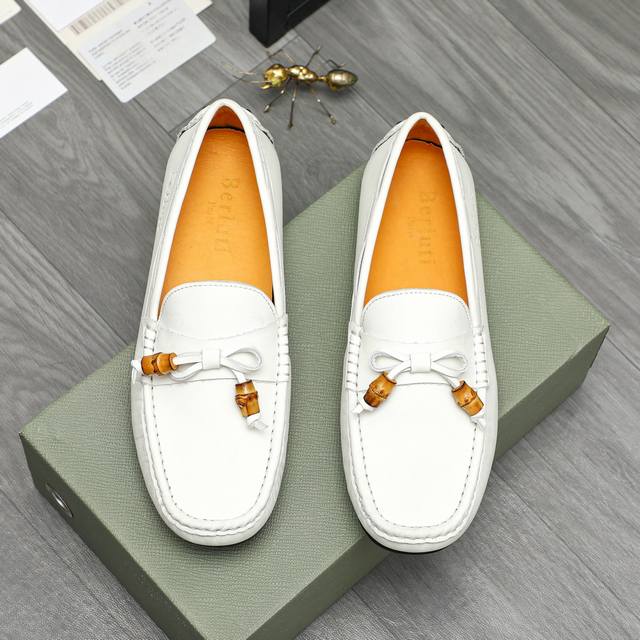 商品商标：Berluti 伯鲁提 休闲套脚鞋 正码码数: 38-44 45订做不退换 商品材料：精选 优质牛皮鞋面，猪皮内里 橡胶大底