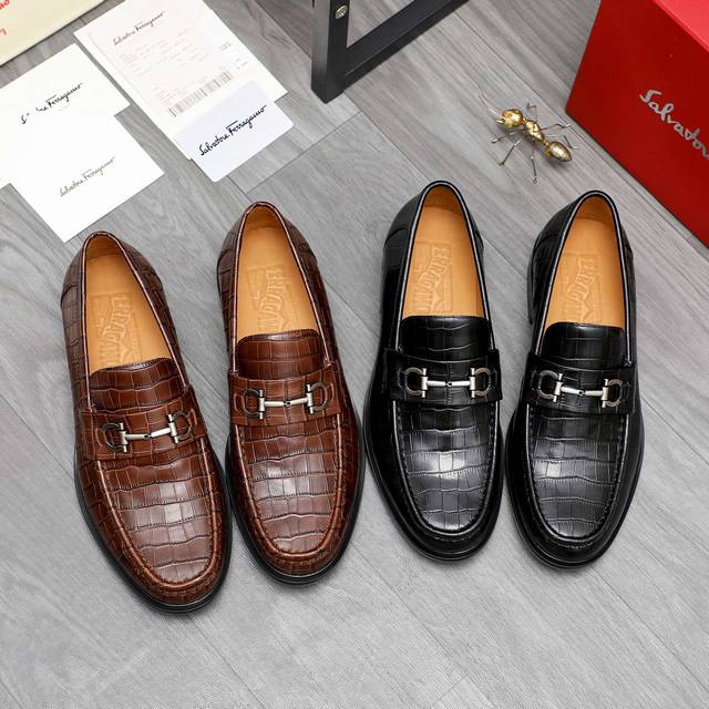 商品商标：Ferragamo 菲拉格慕 商务休闲皮鞋 正码码数: 38-44 45订做不退换 商品材料：精选 头层石头纹牛皮鞋面 牛皮内里原版大底