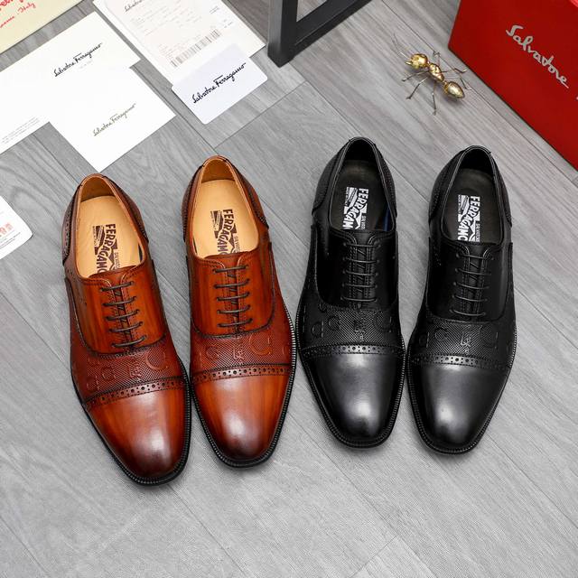 商品商标：Ferragamo 菲拉格慕 商务正装皮鞋 正码码数: 39-45 商品材料：精选 压纹雕花牛皮鞋面 牛皮内里 原版大底