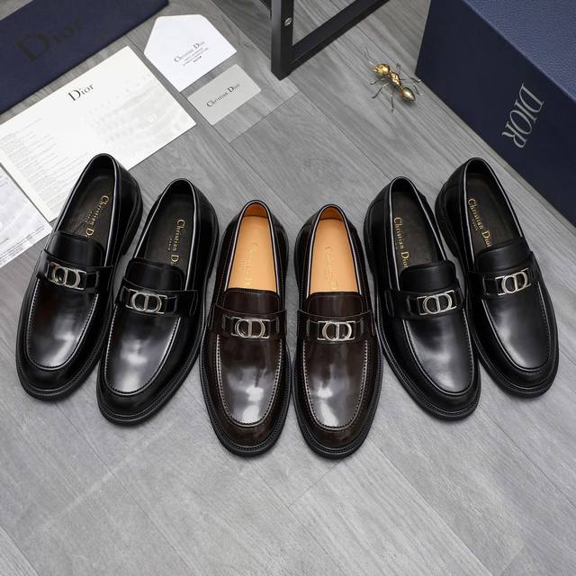 商品商标：Dior 迪奥 商务正装皮鞋 正码码数: 39-44 商品材料：精选哑光牛皮鞋面 牛皮内里 原版大底