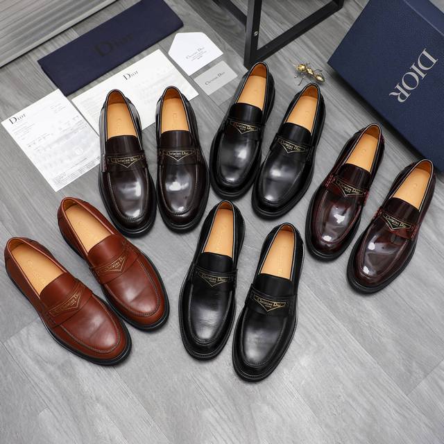 商品商标：Dior 迪奥 商务正装皮鞋 正码码数: 39-44 商品材料：精选珠光牛皮鞋面 牛皮内里 原版大底 黑色