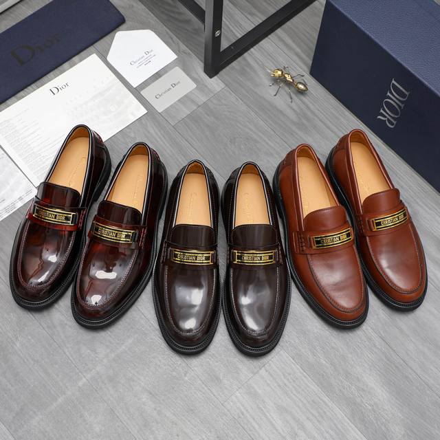 商品商标：Dior 迪奥 商务正装皮鞋 正码码数: 39-44 商品材料：精选珠光牛皮鞋面 牛皮内里 原版大底 棕色
