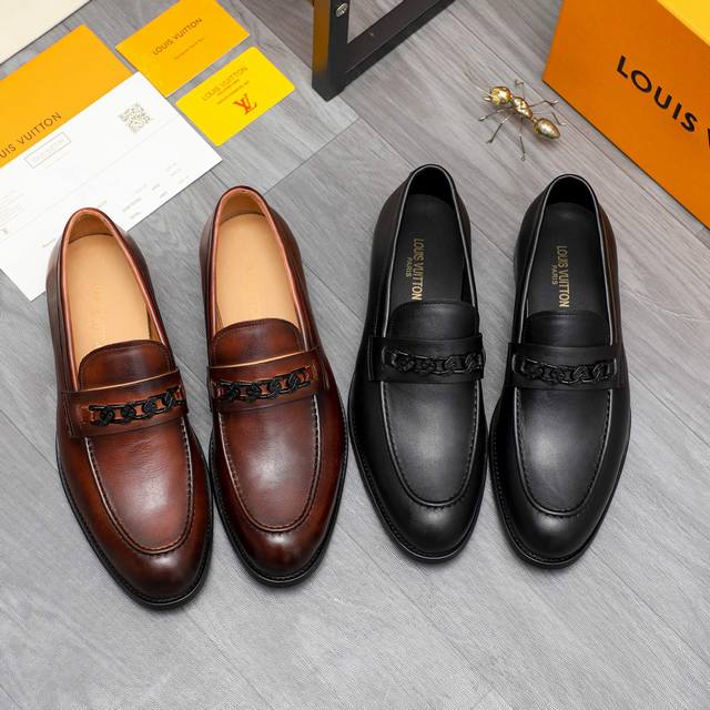 商品商标：Louis Vuitton 路易威登 正装商务皮鞋 正码码数: 38-44 商品材料：精选 头层擦色牛皮鞋面 牛皮内里 原版Tpu大底