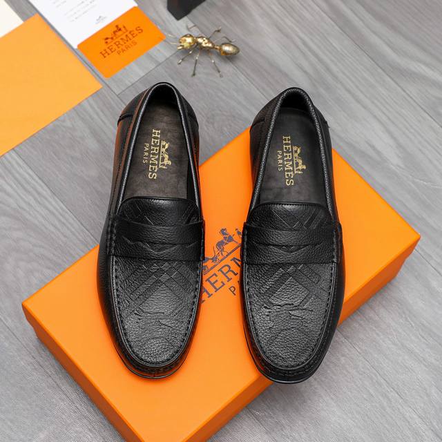 商品商标：Hermes 爱马仕 套脚鞋 正码码数: 38-44 商品材料：精选压纹牛皮鞋面 牛皮内里 橡胶大底