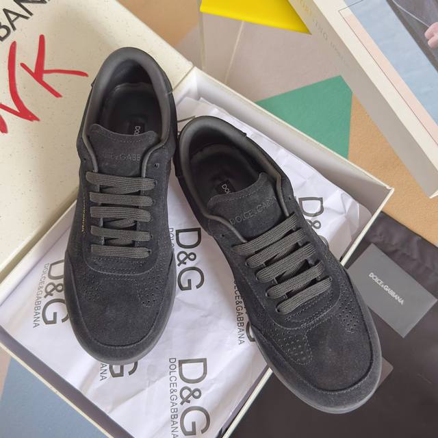 Dg*杜嘉班纳 Size:男38-44， 45订做 Dolce&Gabbana杜嘉班纳 D&G最新款 透气 冲孔 休闲 运动鞋 滑板鞋 原版购入开发 做货 Dg