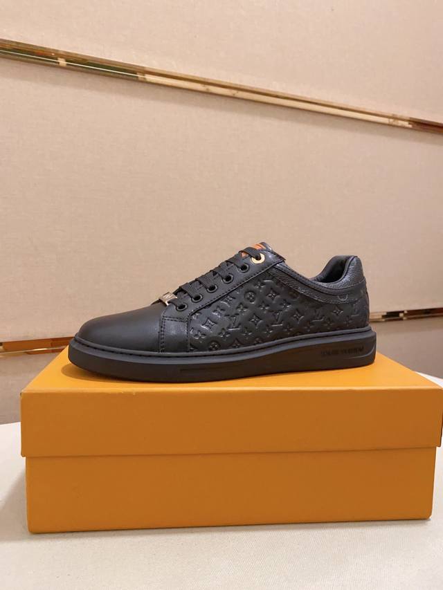 Louis Vuitton 路易威登 Lv 顶级新款专柜同步发售，鞋面意大利进口头层牛皮，全进口羊皮内里，完全1比1复刻，鞋底：原厂特供原版底，独家活动成型底超
