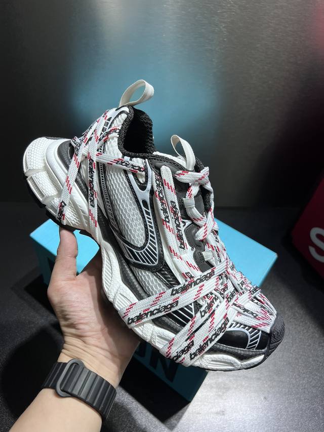 Gargo 全新3Xl极限绑带 全新十代潮流跑鞋 原厂楦头 做旧细节拉满 原鞋同步开发采用环保天空革与网眼织物鞋面材质中底搭载轻量发泡Eva缓震中底 组合防滑橡