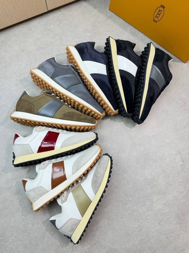 Tod's 托德斯 -高端品质 原单休闲运动鞋 -鞋面：纳帕小牛皮、反绒小牛皮、品牌高丝光帆布、鞋身空压品牌Logo -内里：水染牛皮 -大底：超轻Tpu发泡