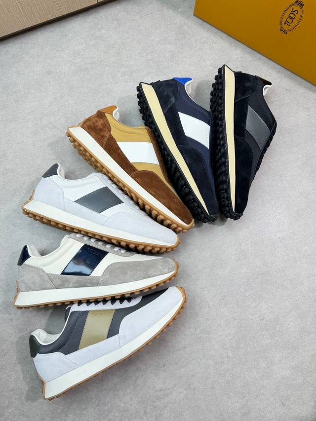 Tod's 托德斯 -高端品质 原单休闲运动鞋 -鞋面：纳帕小牛皮、反绒小牛皮、品牌高丝光帆布、鞋身.鞋舌.空压品牌Logo -内里：水染牛皮 -大底：超轻Tp