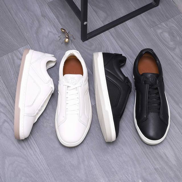 商品商标：Dunhill 登喜路 休闲男鞋 正码码数: 38-44 商品材料：精选优质荔纹牛皮拼接鞋面 牛皮内里 原版大底