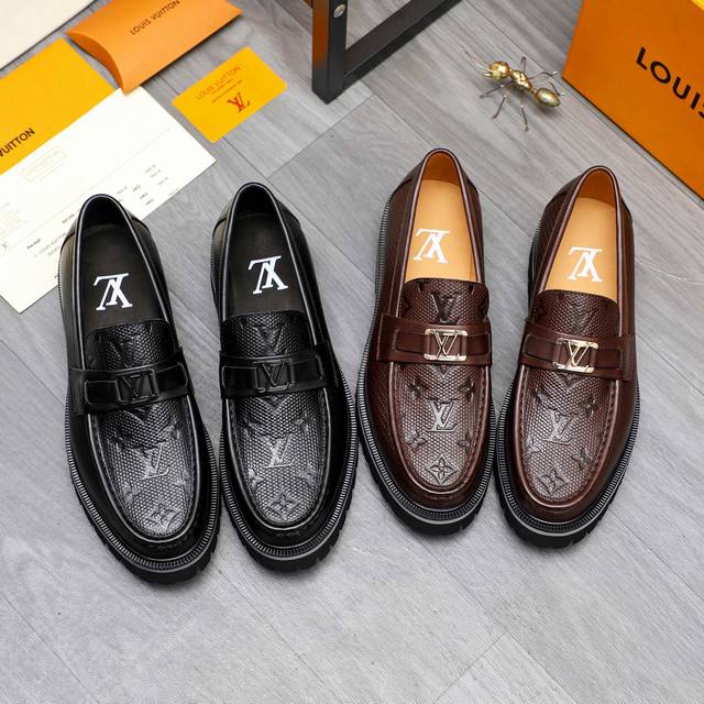 商品商标：Lv 路易威登 商务套脚皮鞋 正码码数: 39-44 45 定做不退换 商品材料：精选优质牛皮压纹鞋面 牛皮内里 原版大底
