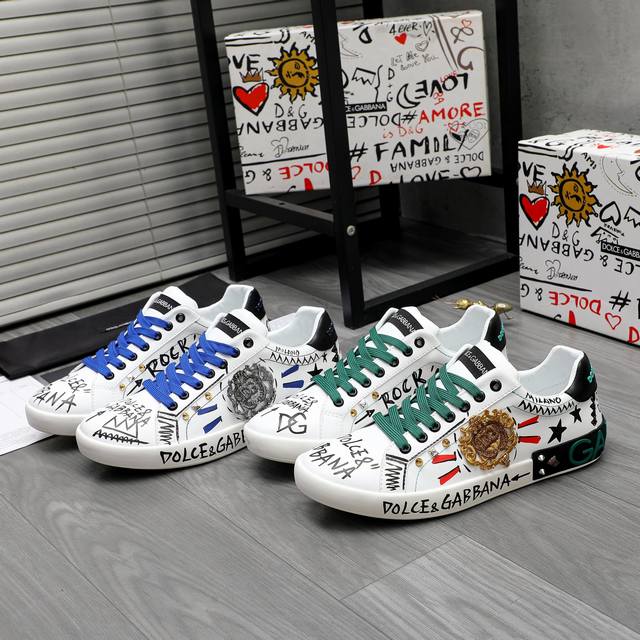商品商标：D&G 杜嘉班纳 情侣款休闲鞋 正码码数: 35-46 商品材料：精选彩绘牛皮鞋面 皮内里 牛皮鞋墊 原版大底