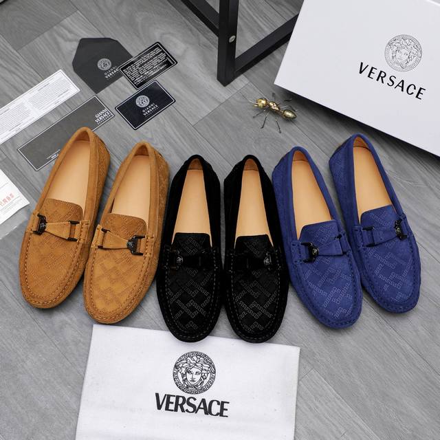 商品商标：Versace 范思哲 休闲套脚鞋 正码码数: 38-44 45定做不退換 商品材料：精选磨砂压花牛皮鞋面 猪皮内里 橡胶大底
