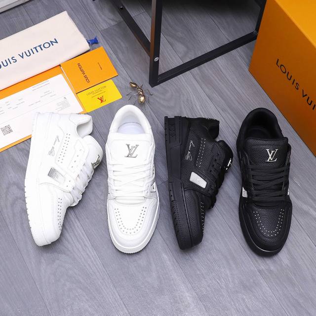 商品商标：Lv [路易威登] 休闲鞋 正码.码数: 39-44 45.46订做不退换 商品材料：精选 牛皮铆钉鞋面 网内里 牛皮鞋垫 原版大底