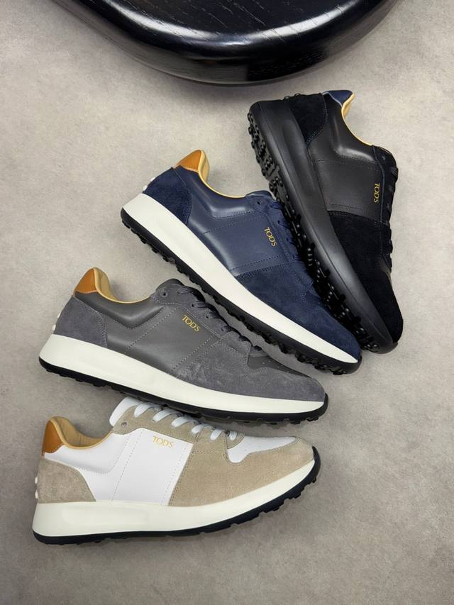 Tod's 托德斯 -高端品质 原单 -鞋面：纳帕小牛皮、反绒小牛皮、鞋舌.鞋身空压丝印品牌Logo -内里：水染牛皮 -大底：超轻Tpu发泡 橡胶；成型大底