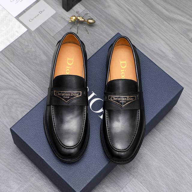 商品商标：Dior 迪奥 ] 商务休闲套脚皮鞋 正码码数: 39-44 45定做不退换 商品材料：精选优质牛皮鞋面 牛皮内里 原版大底