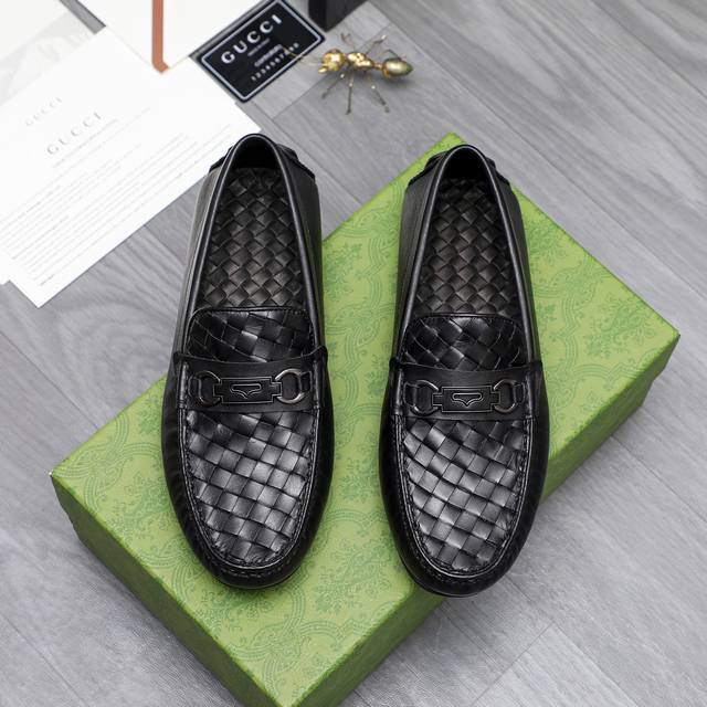 商品商标：Gucci 古驰 休闲套脚鞋 正码码数: 38-44 45定做不退换 商品材料：精选编织牛皮鞋面 羊皮内里 橡胶大底