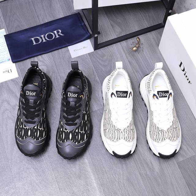 商品商标：Dior 迪奥 休闲鞋 正码码数: 38-44 45.46定做不退换 商品材料：精选透气织布拼接牛皮鞋面 网内里 牛皮鞋墊 橡胶大底