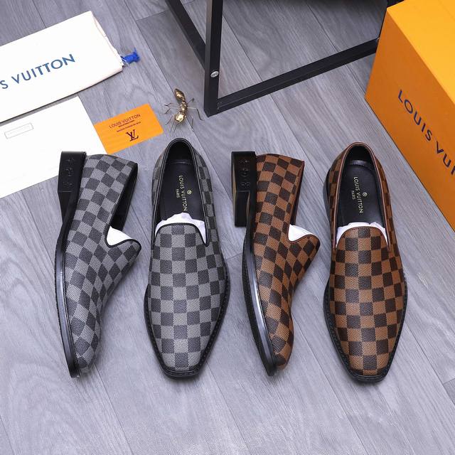 商品商标：Lv 路易威登 商务正装皮鞋 正码码数: 39－44 45 定做不退换 商品材料：精选 经典格纹牛皮鞋面 牛皮内里 原版大底