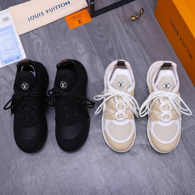 商品商标：Louis Vuitton 路易威登 情侣款休闲鞋 正码码数: 35-44 商品材料：精选 头层牛皮镂空鞋面 牛皮鞋垫 橡胶大底