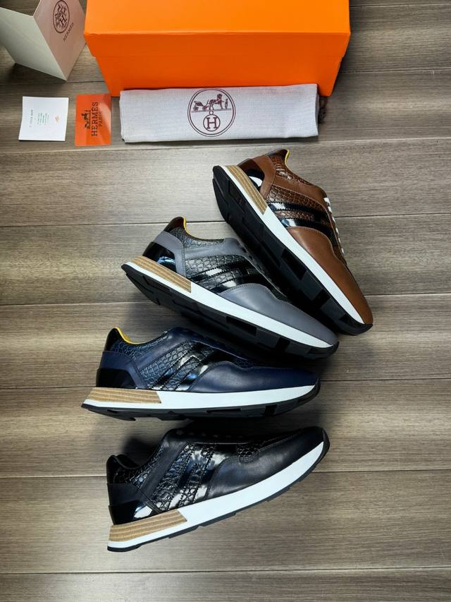 Hermes 爱马仕 -高端品质 原单 -鞋面：纳帕小牛皮、石头纹小牛皮、鞋身车缝′H′图腾 -内里：水染牛皮 -大底：超轻Tpr 橡胶；双色成型大底 -超高品
