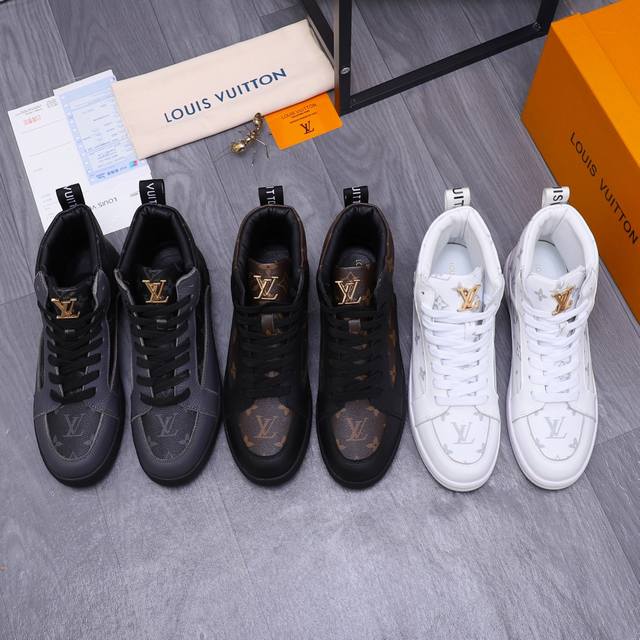 商品商标：Louis Vuitton 路易威登 高帮休闲鞋 正码码数: 38-44 商品材料：精选 牛皮拼接印花牛皮鞋面 羊皮内里 原版橡胶大底