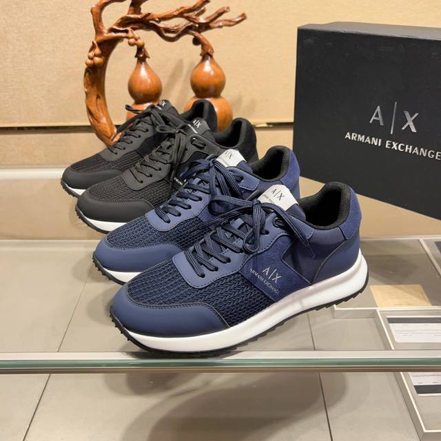 阿玛尼 Armani Exchange 官网最新款 Ax时尚休闲男鞋，爆款版型简洁大气，潮男专属.独有的官网最新品牌元素元素原版装饰，时尚又大方，面料原版牛皮羊