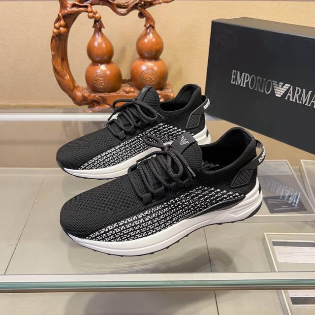 阿玛尼 Armani Exchange 官网最新款 Ax时尚休闲男鞋，爆款版型简洁大气，潮男专属.独有的官网最新品牌元素元素原版装饰，时尚又大方，面料原版牛皮羊