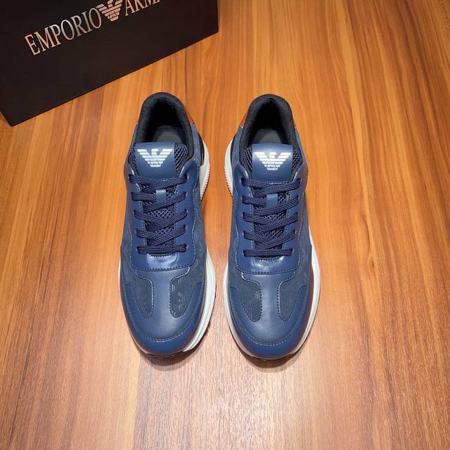 阿玛尼 Armani Exchange 官网最新款 Ax时尚休闲男鞋，爆款版型简洁大气，潮男专属.独有的官网最新品牌元素元素原版装饰，时尚又大方，面料原版牛皮羊