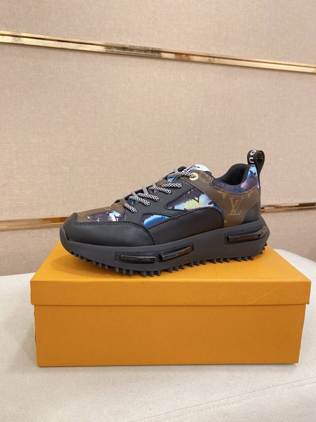 工厂P价 Louis Vuitton 路易威登 Lv 新款专柜同步发售，鞋面意大利进口头层牛皮，全进口羊皮内里，完全1比1复刻，鞋底：原厂特供原版底，独家活动成