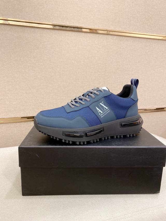 工厂P价 阿玛尼 Armani Exchange 官网最新款 Ax时尚休闲男鞋，爆款版型简洁大气，潮男专属.独有的官网最新品牌元素元素原版装饰，时尚又大方，面料