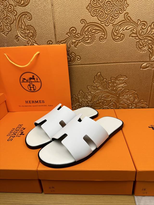 工厂P价P： Hermes爱马仕 官网最新专柜同步新款Oran牛皮面H拖鞋 巴黎原版飞回正品开模完美打造最高品质 诚意巨献，可随意进出专柜鞋面采用原版定制牛皮。