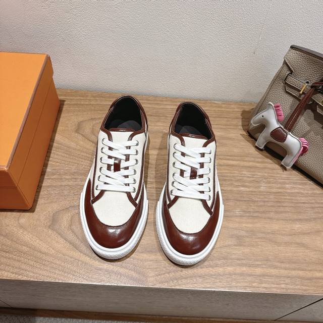 实价： 莞货 Hermes家25Ss早春新品！经典靴型+英伦拼色设计，经典耐看！原版倒模楦型，极致1:1形体，进口高端织针呈现出精致质感！ 开模定制A级高密私模