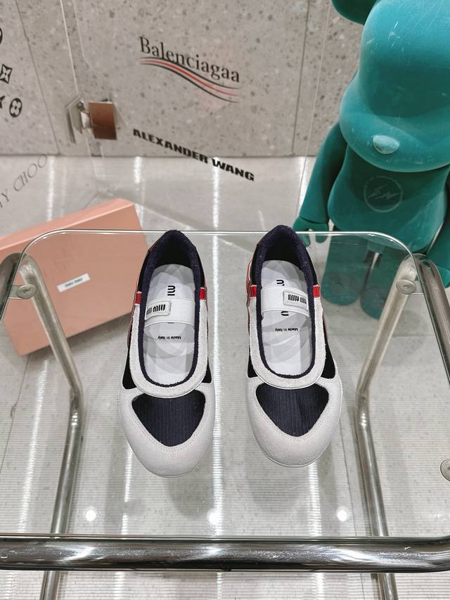 批： 现货。蓝色 35-40 码
