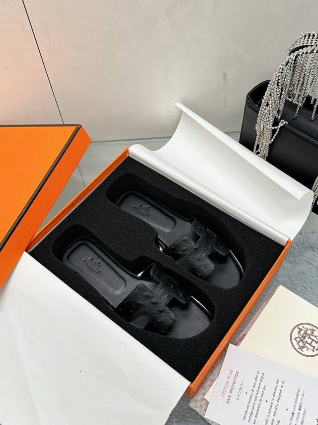 工厂P价P： 爱马仕H拖全网优势放货外单最爱的一款 大厂手工 跑量款 精致工艺 爱马仕H拖鞋 鸵鸟纹 2025新色，中底全包，全新改版 HermèS 包装升级，