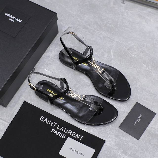 上新 Ysl 顶级高版本 2025新款Ysl扣夹脚指凉鞋 细节处理完美 垫脚羊皮 质感细腻 Aaa级意大利黑色真皮大底 极致完美复刻 1鞋面：进口漆皮 2垫脚：