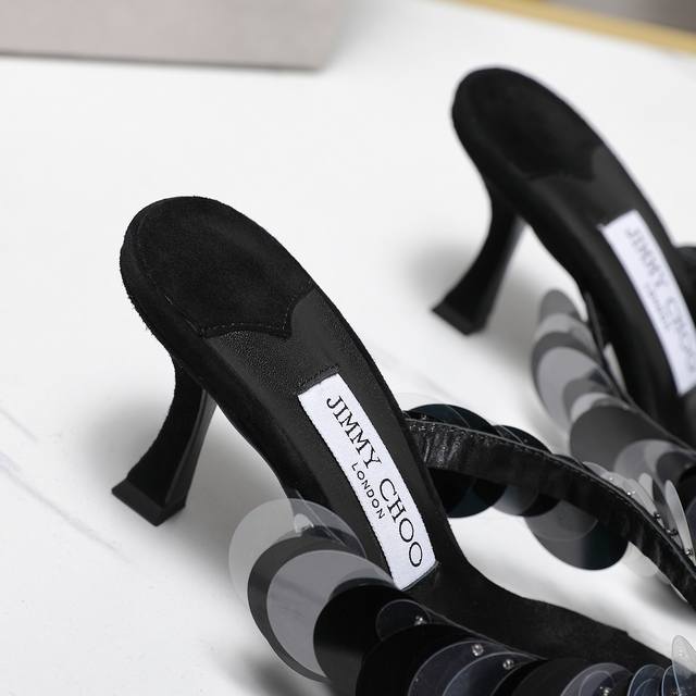 Jimmy Choo 周仰杰 Staz尖头蝴蝶结穆勒高跟鞋 Staz Sling Back 系列露跟高跟鞋，采用皮革材质打造别致优雅鞋型，搭配精美蝴蝶结和立体鞋