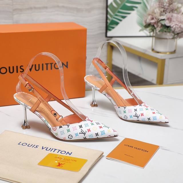 顶级版本Lv 路易威登 2025 2025早春新款 中古风凉鞋 专柜主打最新款 梅花跟单后空凉鞋硬货上新 代购级别！高级感十足！国内外博主刷爆的一款，复古又时髦