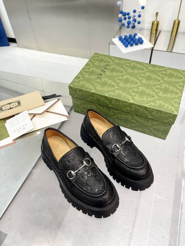 Gucci 新款双Gg沟纹厚底乐福鞋 松糕鞋 秀场大爆款 专柜购买原版一比一打造 所有细节 材料 全部跟你在专柜买到的都一样 宝兰色牛皮面料。 码数:35-40