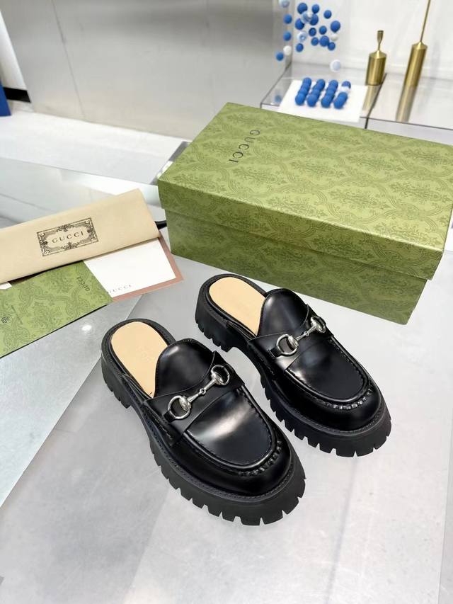男+10 Gucci 新款厚底乐福托鞋情侣款 秀场大爆款 专柜购买原版一比一打造 所有细节 材料 全部跟你在专柜买到的都一样 开边珠面料。 码数:女35-40#