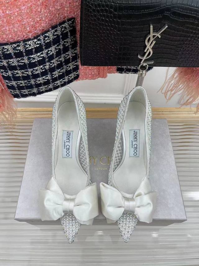 厂价 Jimmy Choo｜吉米周春夏新品 网纱蝴蝶结水钻高跟鞋 每次Jc一出网纱系列都是仙气飘飘 这次网纱蝴蝶结搭配水钻特别闪烁迷人 呈现出温柔优雅又可爱甜美