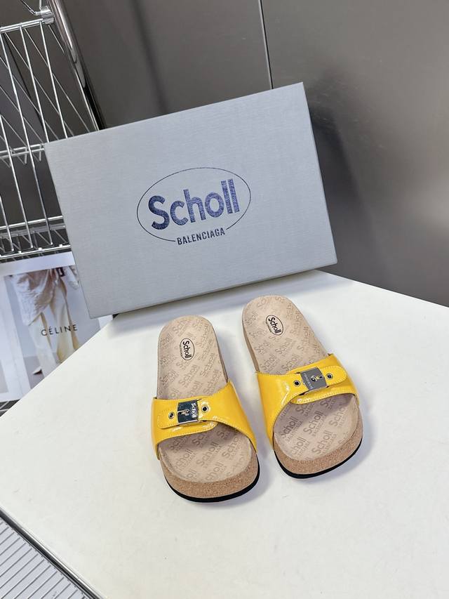 Balenciaga巴黎世家 X Scholl联名款木塞底勃肯拖鞋 凉鞋 以巴黎世家的设计才思融合 Scholl 的工艺专长，打造格外舒适的护足鞋履与鞋垫。其中