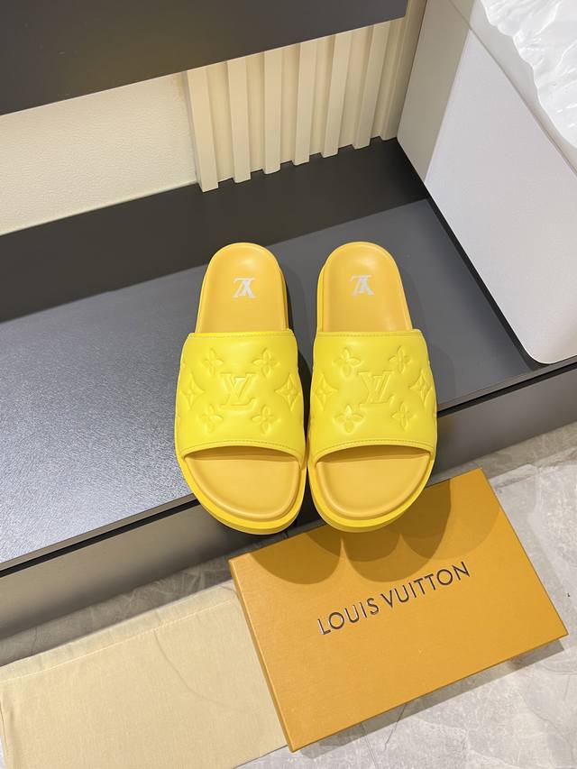 Ouis ＊Vutiio＊ 奢品男士拖鞋，1:1高端品质，休闲阳光宽松舒适型，最高版本高品质精品，经夏季必入哦！码数：38-44