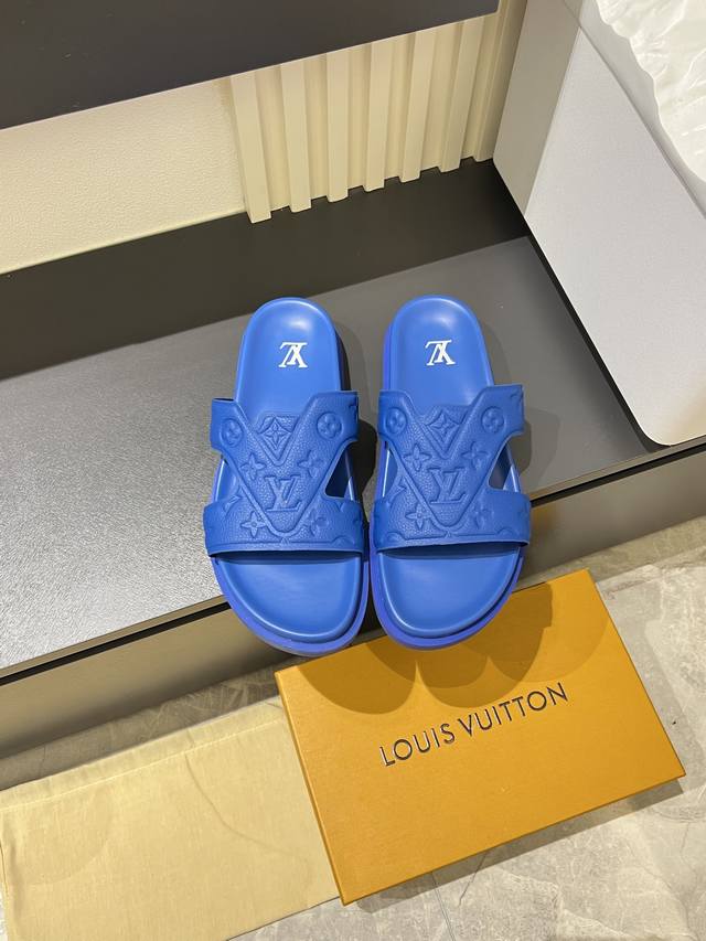 Ouis ＊Uitto＊ 高端精品 奢品拖鞋，1:1高端品质，休闲阳光宽松舒适型，最高版本高品质精品，经夏季必入哦！码数38-44，45定做