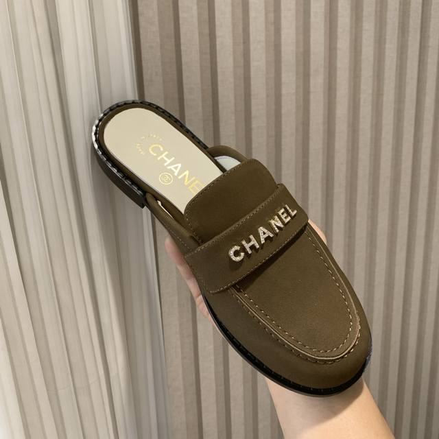 2025春夏新款Chanel香奈儿小香钻扣字母标乐福懒人半拖鞋，一年四季皆可穿 不管什么时候拿出来搭配都贼高级耐看 逛街压马路赚足眼球！轻松游走于通勤和休闲场合
