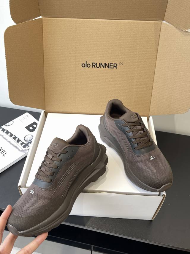 Alo 25Ss夏季新款 厚底 休闲 Runner 运动跑步鞋 情侣款 Alo比耐克更懂女生 上脚超级百搭 超级舒适。厚底款但是上脚一点都不沉重 厚底舒适非常轻