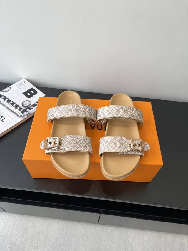 Louis Vuitton 路易威登 夏季新品 休闲 沙滩 凉鞋 原版开模Lv金属Logo装饰鞋面牛皮 定制进口提花布料 原版老花皮料 水染羊皮内里三层组合大底