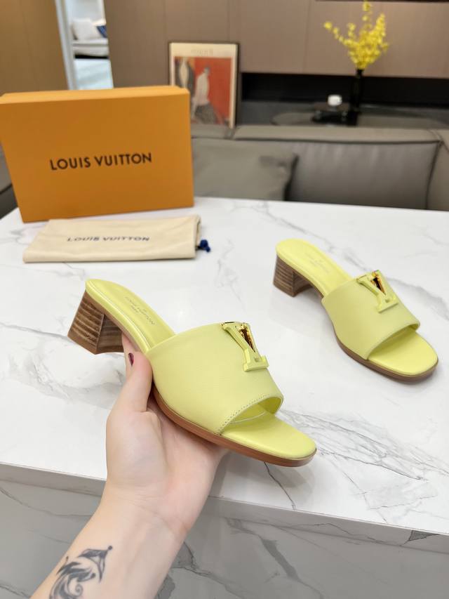 皮底+40 Louis Vuitton2025路易威登Lv 女士官网1:1。时髦丽人逛街 聚会 度假 超舒适。 码数：35–43#